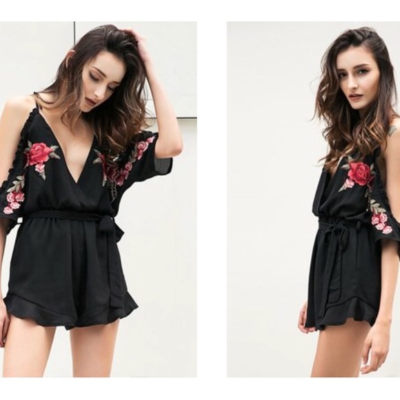 Off-Shoulders V Neck Floral Embroidered Romper - Picture 5 of 6
